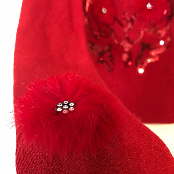 🦀2/$25 NWT! European Sequin Feather Sweater! - Picture 4 of 10